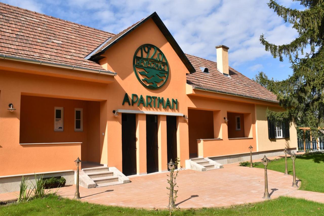 Szazesztendos Reveszhaz Apartman Szigetmonostor Ngoại thất bức ảnh